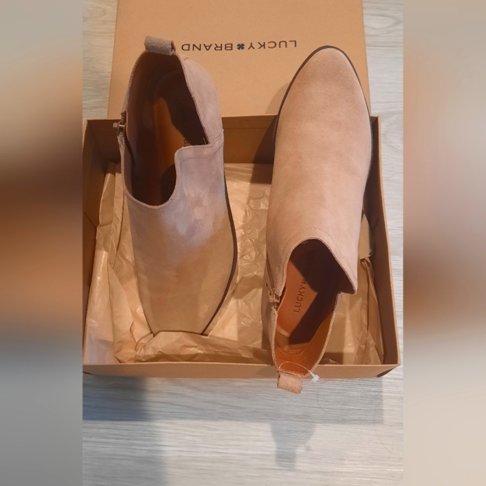 Brand new Lucky Brand Falila Boots Suede - Picture 4 of 5